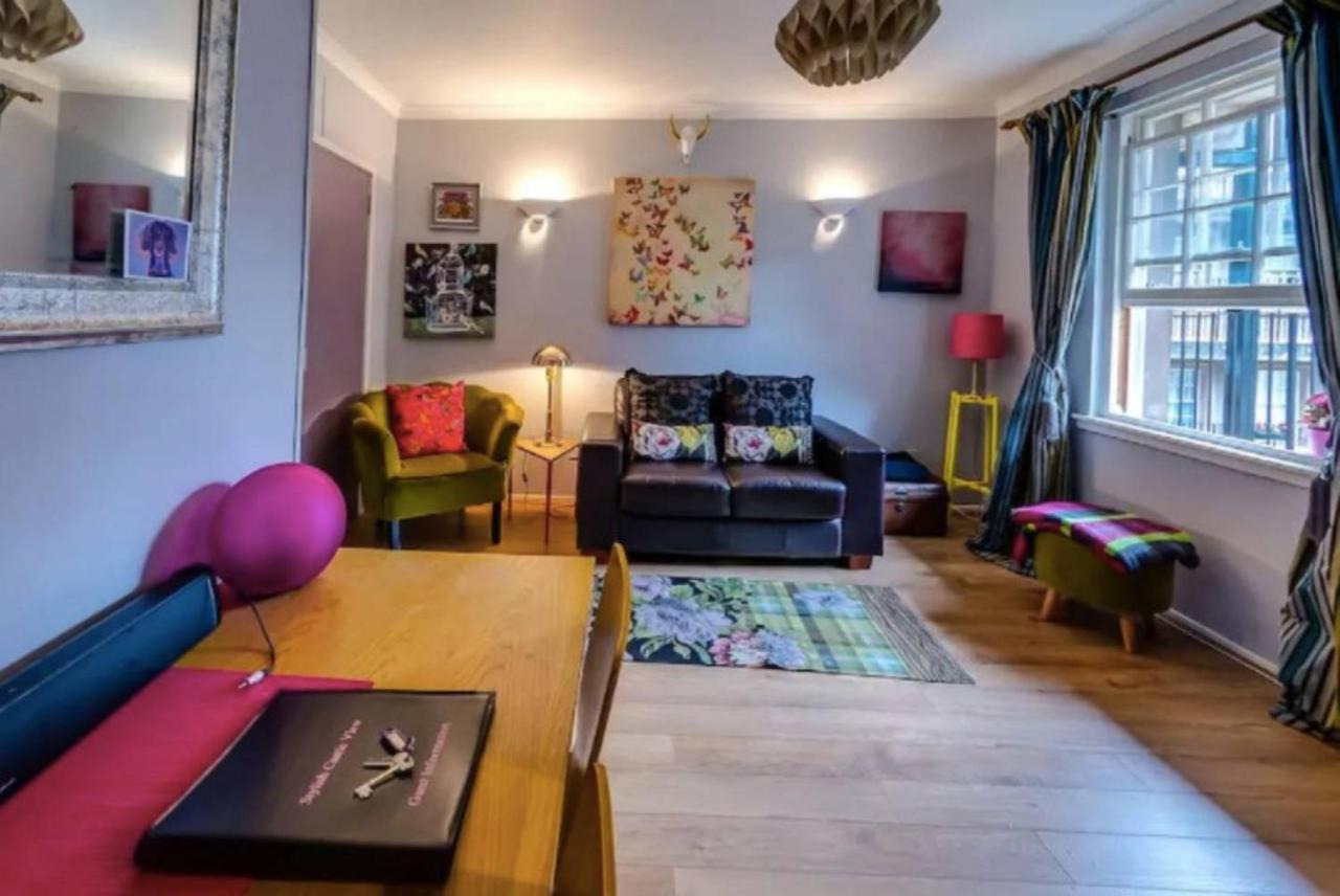 Joivy Stylish Castle View Appartement